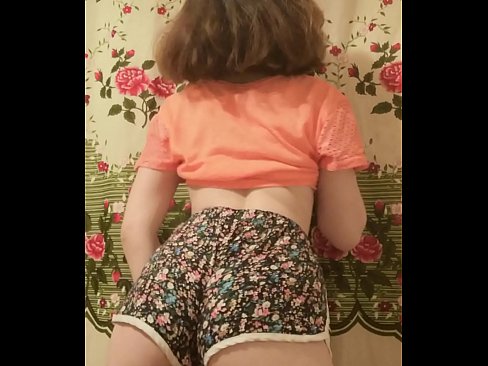❤️ Seksi mlada beba skida kratke hlačice pred kamerom ️❌  Seks kod nas ❤