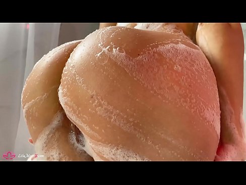 ❤️ Brineta masturbira macu vibratorom do intenzivnog orgazma pod tušem ️❌  Seks kod nas ❤